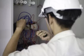 تقييم معايير تنفيذ الأنظمة الكهربائية للمنازل و الشبكات الكهربائية في السعودية